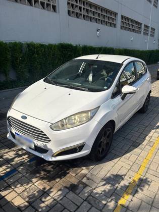 FORD FIESTA 1.6 SE HATCH 16V FLEX 4P POWERSHIFT